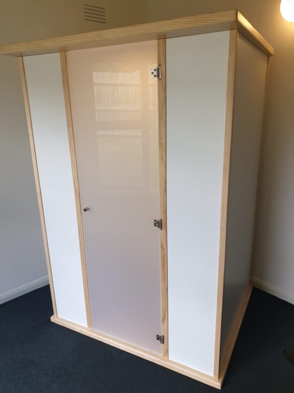 Salt booth full side panels - Opaque Door