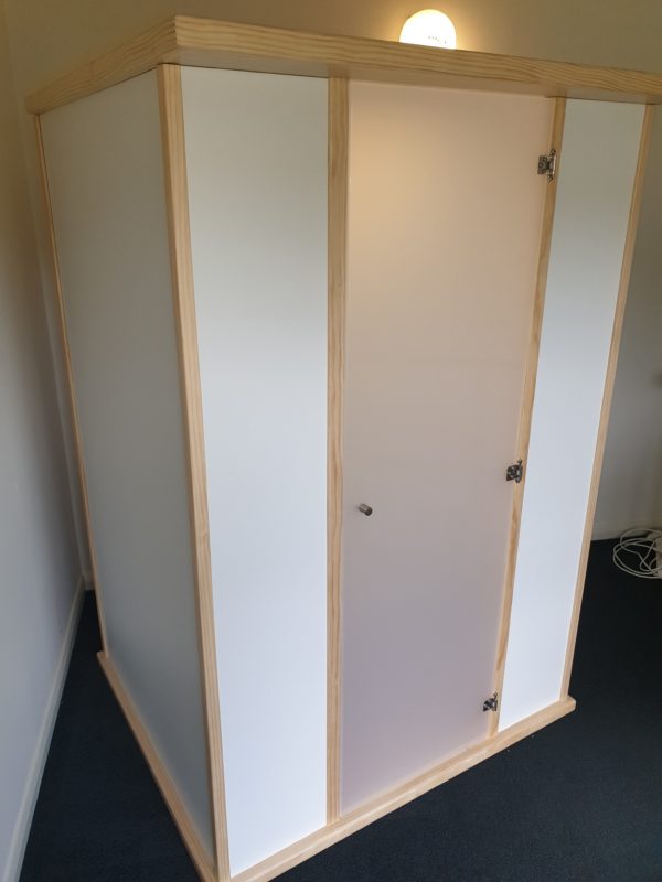 Salt booth full side panels - Opaque Door