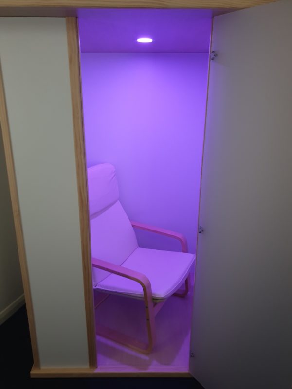 Salt booth full side panels with recliner - Opaque Door - Purple Light setting