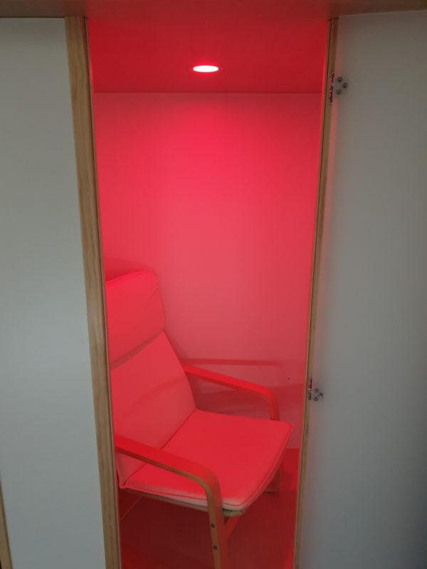 Salt booth full side panels with recliner - Opaque Door - Red Light setting